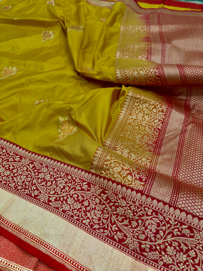 ULTRA RICH BANARASI KADHIYAL BORDER BUTA WEAVING MINAKARI SAREE IN A VERY BEAUTIFUL COLOUR COMBINATION 