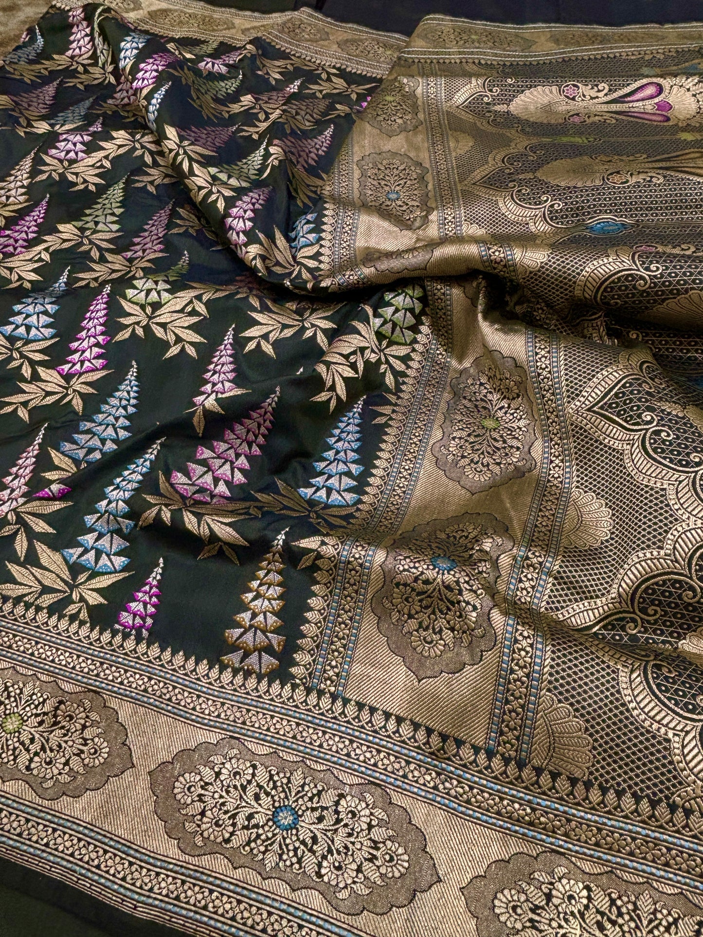 Banarasi Mehrab Pallu Saree Tilfi Minakari & Jaal Weaving