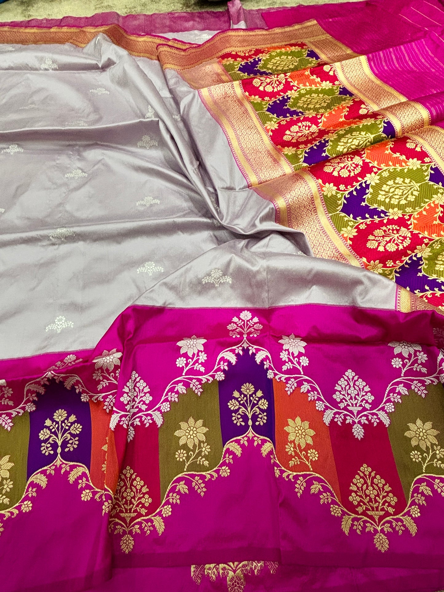 ULTRA RICH BANARASI RANGKAAT BORDER AND PALLU KADHIYAL KATAN SILK SAREE